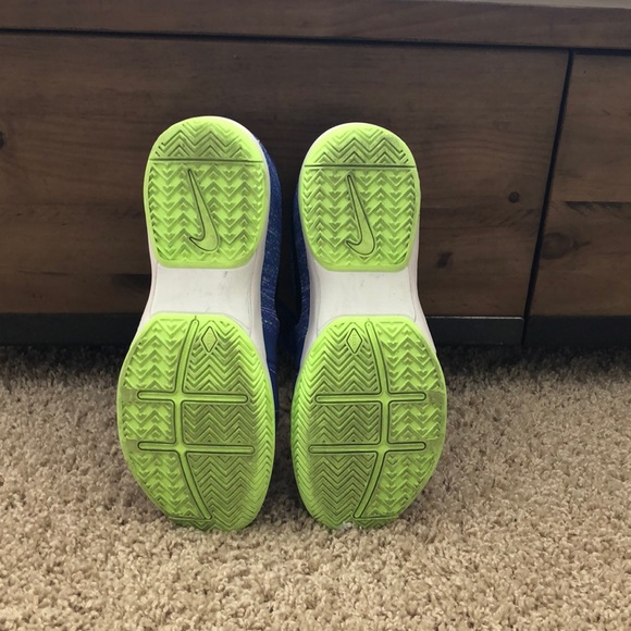 Nike Zoom Vapor Flyknit tennis shoes. main image 5